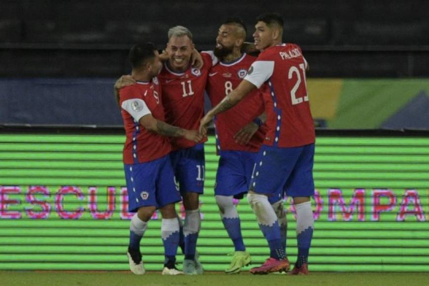 Chile anotó el gol del empate a los 57 minutos gracias al delantero Eduardo Vargas.