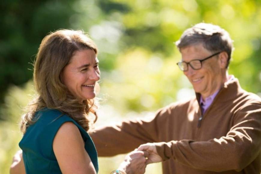 Melinda Gates y Bill Gates, anunciaron el fin de su matrimonio el pasado lunes. ¿Quién es la mujer con la cual el multimillonario estuvo casado por 27 años? Fotos: Melinda French Gates / Facebook