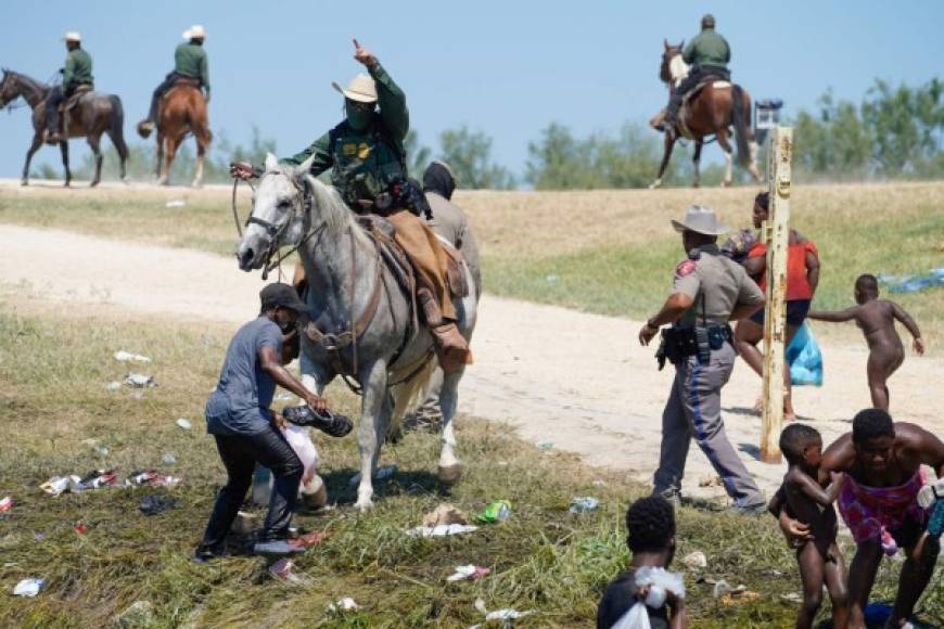 Al menos 400 agentes de la Patrulla Fronteriza fueron enviados a Del Río para controlar la crisis migratoria, informó el Gobernador de Texas, Greg Abbott.