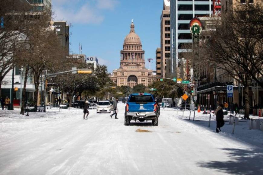 Las impactantes imágenes de la histórica nevada en Texas