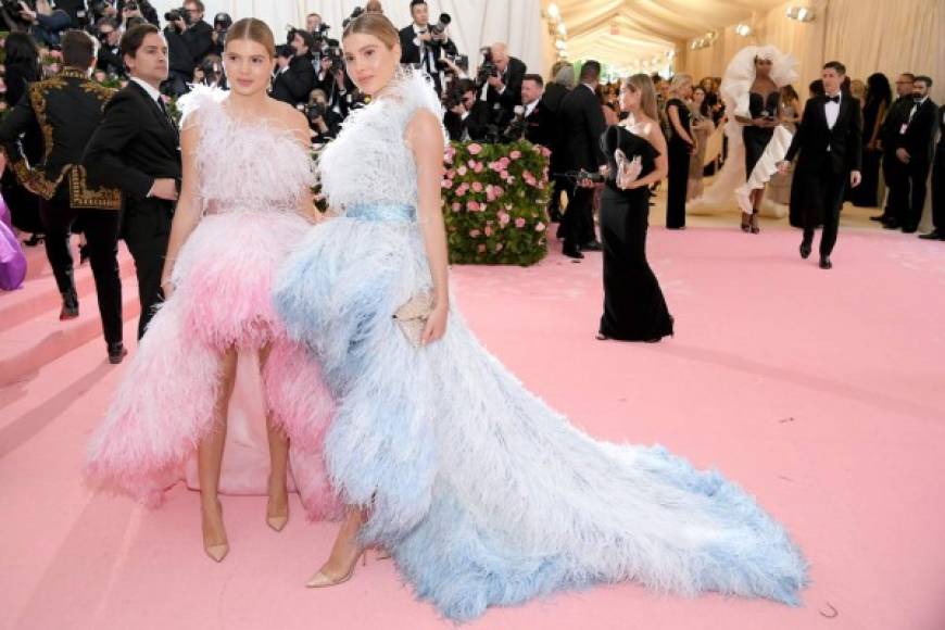 NEW YORK, NEW YORK - MAY 06: Victoria Iglesias and Cristina Iglesias attend The 2019 Met Gala Celebrating Camp: Notes on Fashion at Metropolitan Museum of Art on May 06, 2019 in New York City. Neilson Barnard/Getty Images/AFP