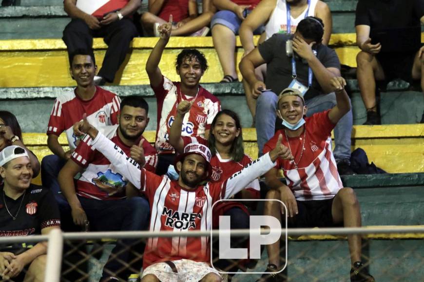 Aficionados del Vida viajaron al estadio Humberto Micheletti para apoyar a su equipo que ganó (0-1) al Honduras Progreso.