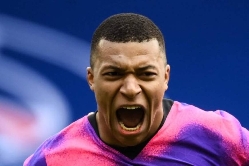 Parece que por fin el sueño de Mbappé se hará realidad y que su etapa en el PSG se da por finalizada una vez termine la presente temporada. El francés vencía contrato con el conjunto parisino el próximo 2022, por lo que la mejor opción para los de Pochettino era venderlo ahora si no querían que se marchara gratis el próximo verano. Las cuentas en Madrid ya están echadas y todo apunta a que Kylian vestirá la camiseta blanca el próximo mes de julio. Foto AFP.