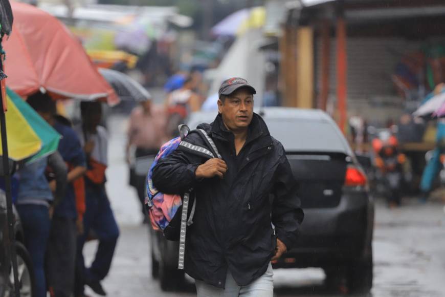 Alerta verde en cinco departamentos de Honduras por lluvias que dejará vaguada y frente frío. 