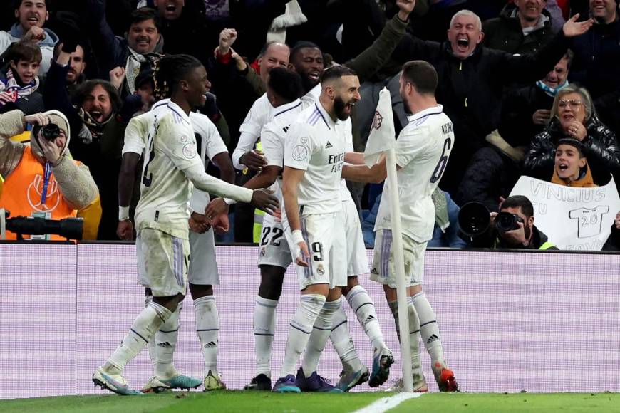 La celebración de Karim Benzema tras marcar el gol de la remontada 2-1 ante Atlético.