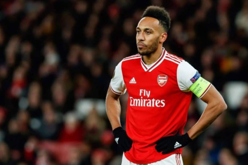 Según publica el 'Daily Mail', el Barcelona tendría preparado un plan B por si la operación Lautaro Martínez no llega a concretarse. Ese plan B sería el delantero del Arsenal, Pierre-Emerick Aubameyang. El ariete gabonés acaba contrato con su club el próximo año y, tanto el jugador como su club, están abiertos a un traspaso este mismo verano.