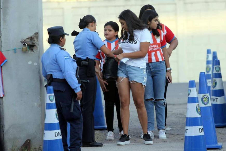 Todas las medidas de seguridad para ingresar al estadio Carlos Miranda de Comayagua.