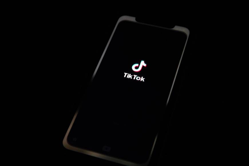 Tiktok quitó todo contenido que tengan que ver con el reto que conduce a un <b>ahorcamiento. </b>Este <b>reto viral</b> no es nuevo, y ya se ha cobrado decenas de vidas en los últimos años.