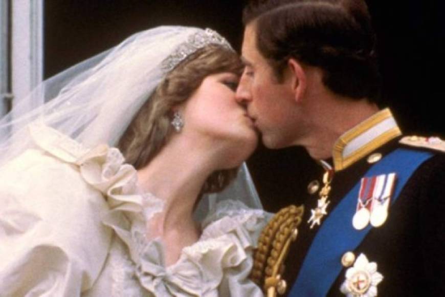 Aunque antes de la boda, la princesa Diana estuvo a punto de no casarse, decidió cumplir con su promesa.