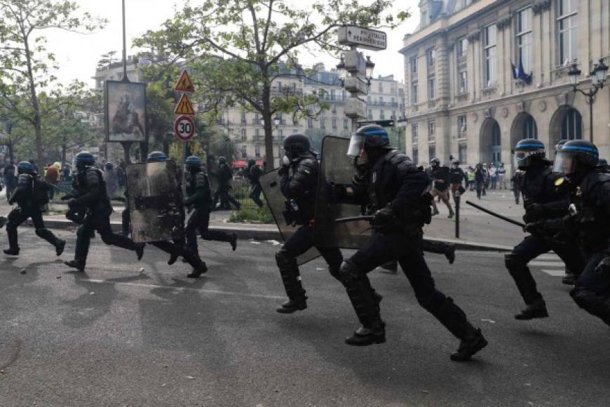 Aunque las manifestaciones se producen en toda Francia, la atención se centra en la capital, a menudo escenario de espectaculares incidentes desde el inicio de las protestas de los 'chalecos amarillos'.