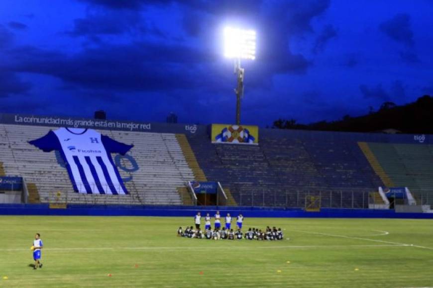 La Selección de Honduras se entrena en territorio catracho bajo el mando del entrenador Fabián Coito.