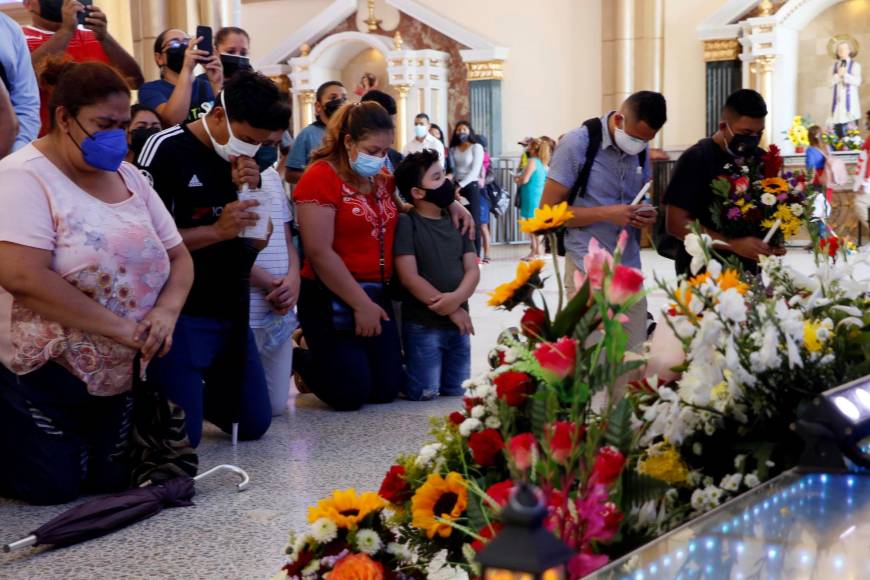 Miles de feligreses se llenan de fe con la la patrona de Honduras: La Virgen de Suyapa