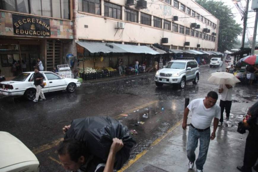 Las lluvias vienen a disminuir la ola de calor que se experimentaba en Tegucigalpa.
