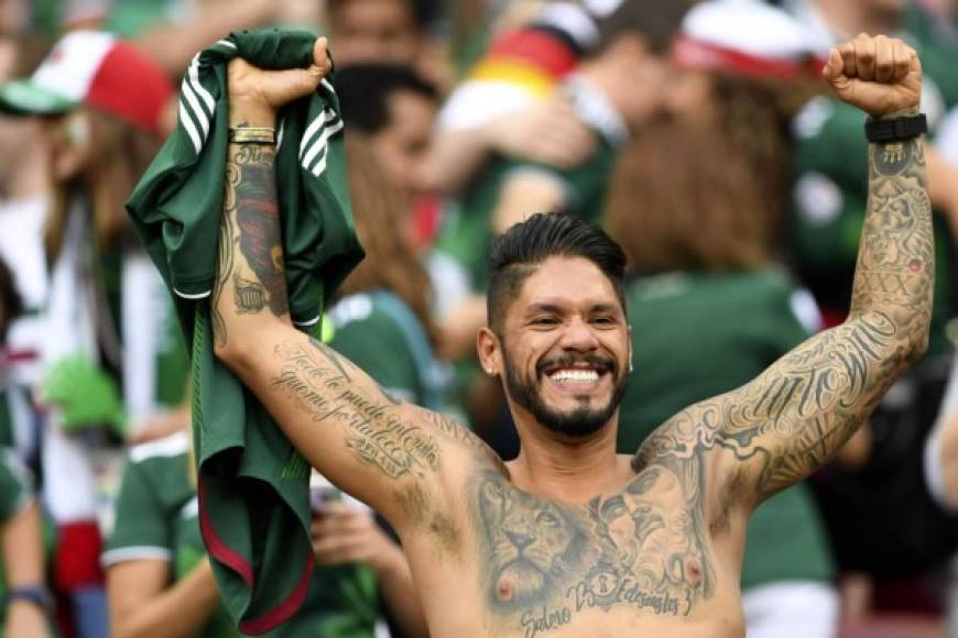 Los hinchas mexicanos celebraron la gran victoria sobre Alemania. Foto AFP