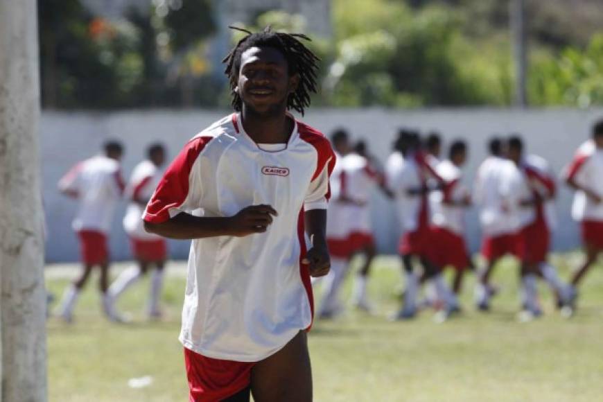 'Kalimba' López: El delantero salió de las categorías menores del Olimpia, también pasó por Platense y luego se fue por diversos clubes de la Liga de Ascenso. Se hizo a un lado sin mucho ruido.