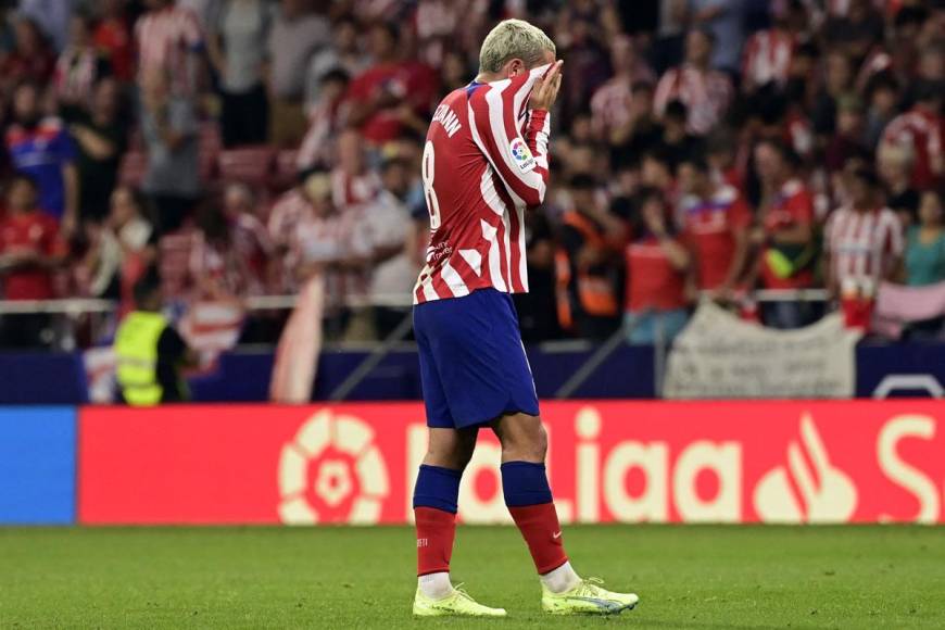 El lamento de Antoine Griezmann tras la derrota del Atlético de Madrid.