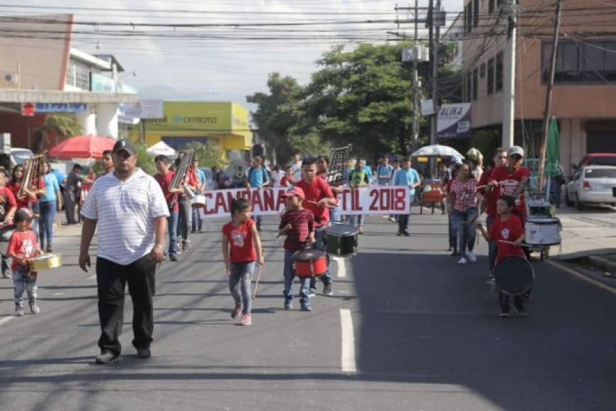 Con un desfile por la tercera avenida de San Pedro Sula se clausuró hoy la Campaña Infantil 2018. Fotos Melvin Cubas.