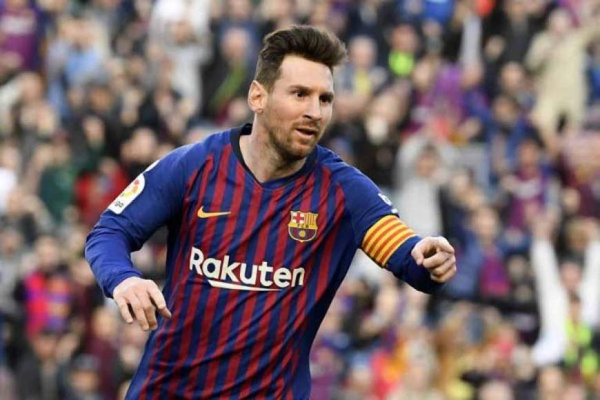 1- El argentino Lionel Messi es el futbolista mejor pagado del mundo. Sus ingresos son de 130 millones de euros al año.