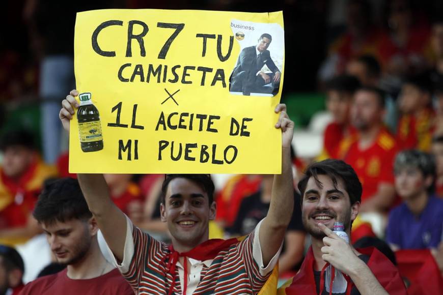 Este aficionado le hizo un insólito pedido a Cristiano Ronaldo. Le pidió su camiseta a cambio le daría un litro de aceite de su pueblo.