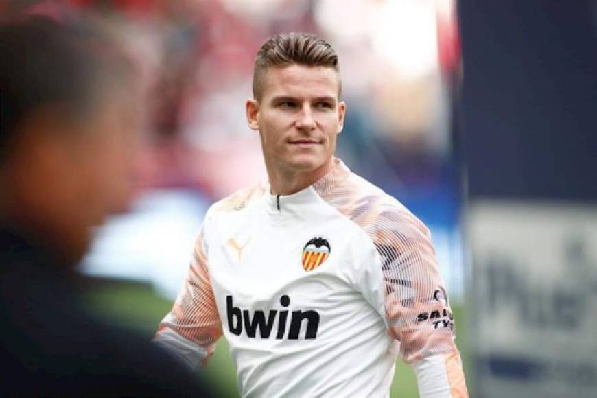 Kevin Gameiro: Delantero francés de 32 años de edad que milita en el Valencia. Otra de las opciones para llegar al Barcelona en lugar del lesionado Dembélé.