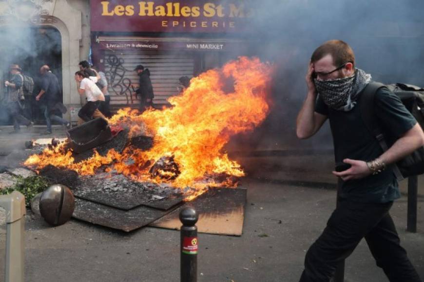 La tensión iba en aumento el miércoles en París, tras los primeros choques entre militantes radicales y policías, poco antes del inicio de la tradicional marcha del 1 de mayo, bajo fuertes medidas de seguridad.
