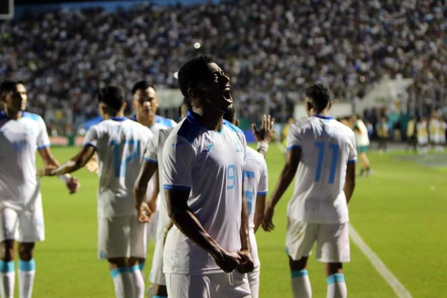 El grito eufórico del ’Choco’ Lozano en la celebración de su golazo que significó el 1-0 de Honduras ante México.