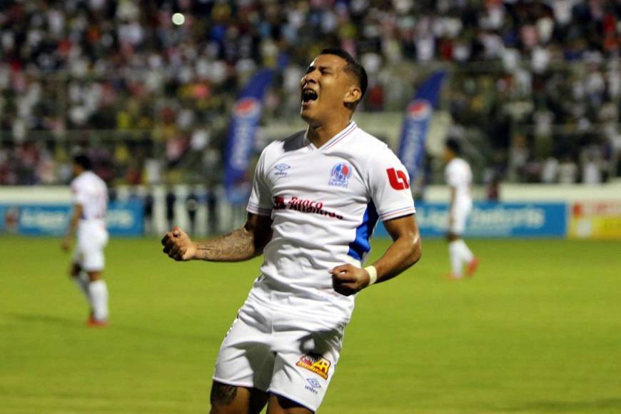 Kevin López gritando su gol que salvó el invicto del Olimpia. Fue el salvador de los merengues en Comayagua.
