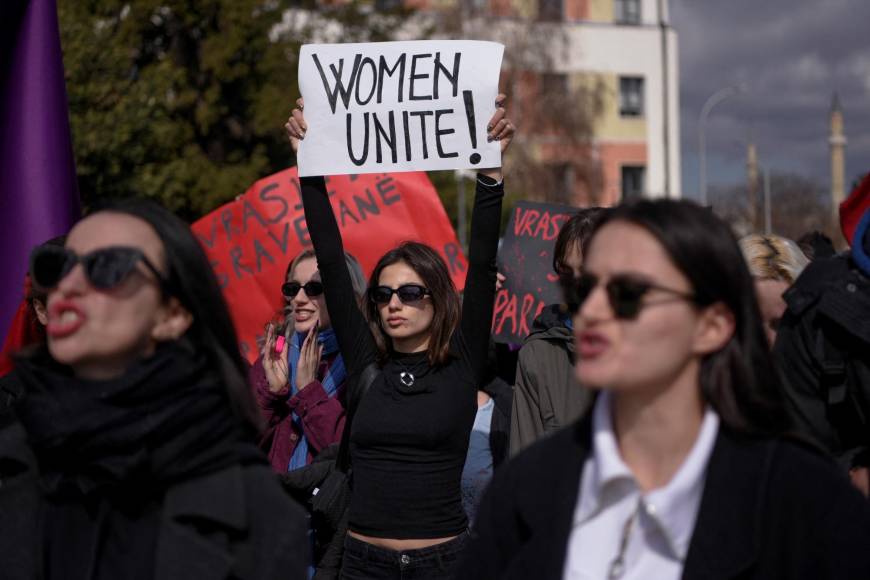 Las mujeres se movilizan por sus derechos amenazados en todo el mundo