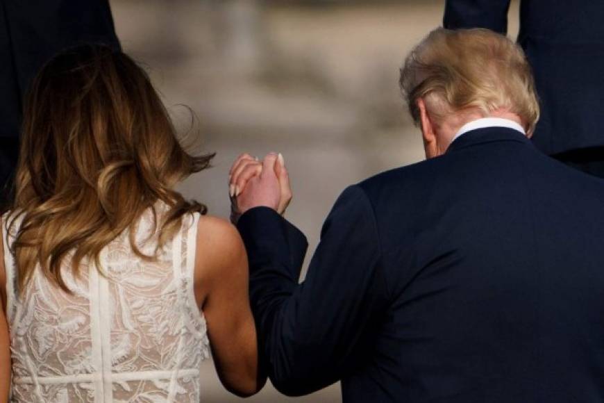 Trump y Melania se mostraron más unidos que nunca, algo que quedó captado en diferentes imágenes.