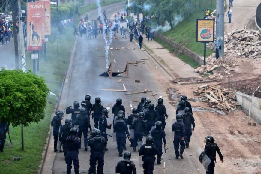 Disuelven violenta manifestación en Tegucigalpa 