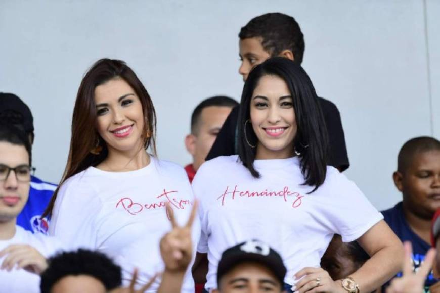 Las bellas Yarely Espinal, esposa de Jerry Bengtson, Lorena Varela, pareja de Eddie Hernández.