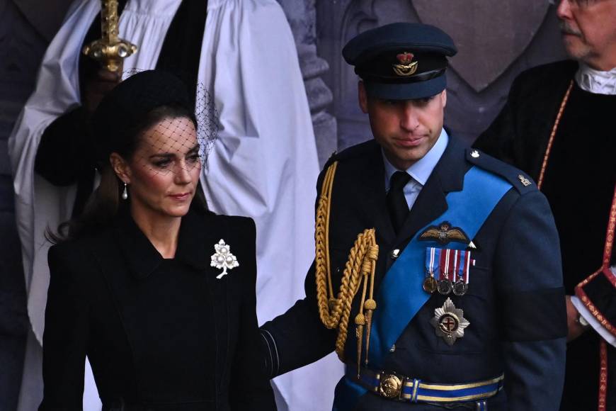 El príncipe William y Kate abandonaron juntos el evento, uno de los últimos que se realizará en honor a la reina antes del funeral de Estado el próximo 19 de septiembre.