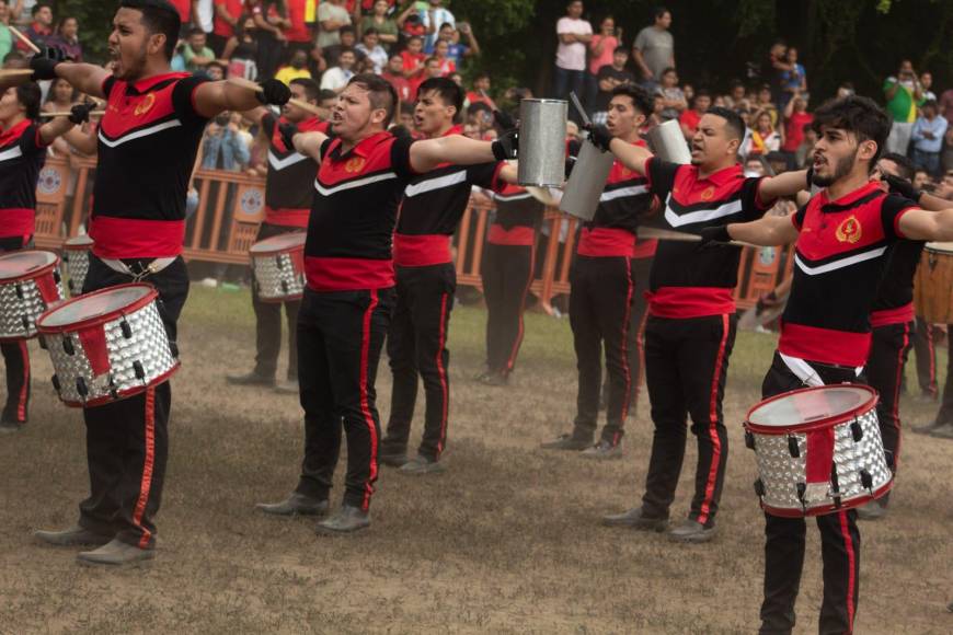 Una de las bandas más esperada es la del Tecno. Aunque es independiente, participa en los desfiles patrios y es muy querida por los sampedranos. 