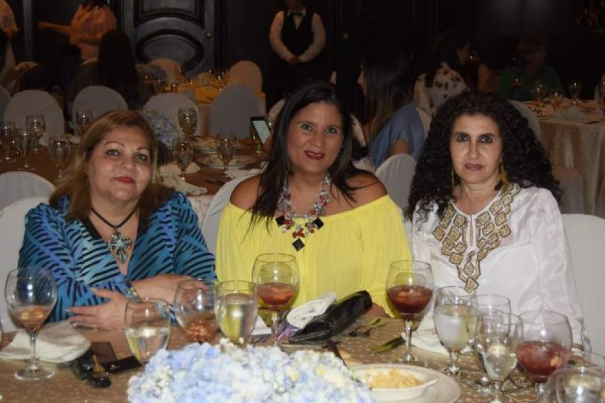 Vera Erazo, Krimi Bermúdez y Siham Fanous.