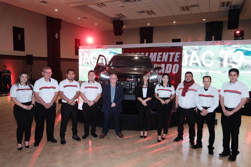 JAC Motors Honduras realizó un fino cóctel en el Centro de Convenciones de Expocentro para presentar a sus clientes potenciales la nueva propuesta automovilística, el pick up T9 automático, el nuevo estándar de eficiencia y comodidad en vehículos comerciales y familiares.
