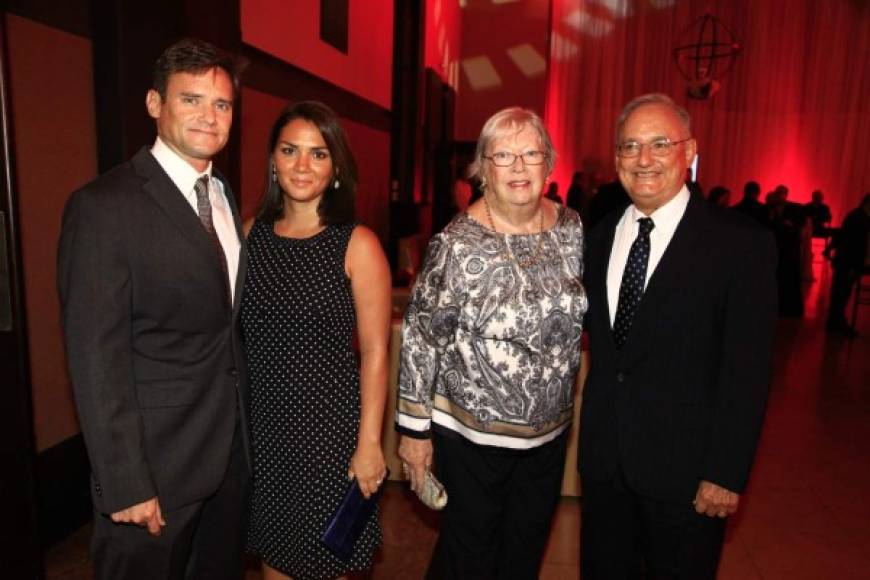 Eduardo y Jesse Martínez con Joan y Rodrigo Martínez.