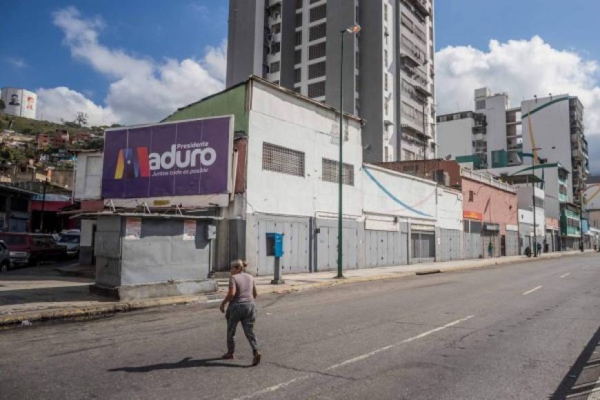 En tanto, Maduro anunció que el gobierno asumirá por 90 días el aumento salarial en pequeñas y medianas empresas.