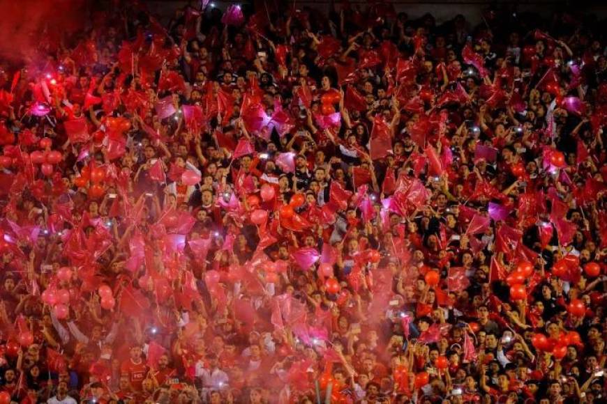 La barra más antigua de argentina, independiente, tiene una de las hinchadas más reconocidas y longevas del fútbol argentino.