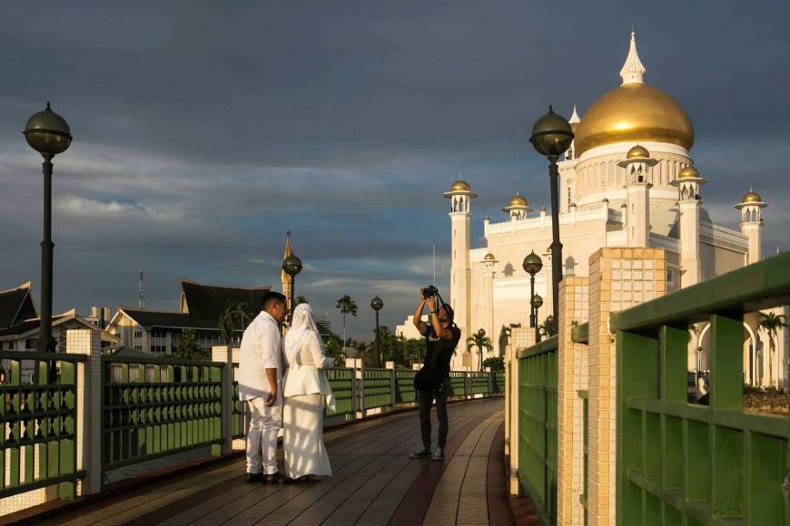 Brunéi: Este pequeño país en la Isla de Borneo impuso desde 2014 una prohibición contra la Navidad que castiga hasta con cinco años de prisión a las personas que celebren la festividad cristiana en su territorio.