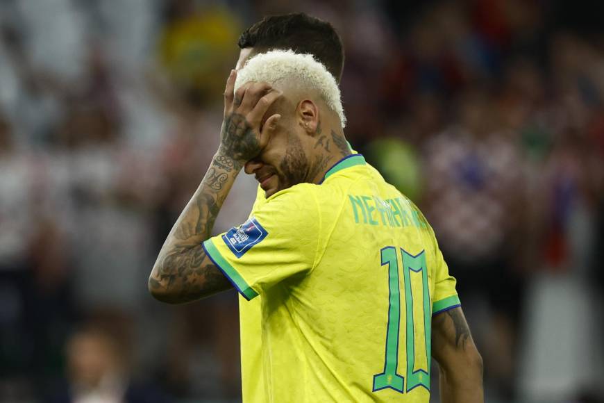 Neymar y el resto de jugadores de Brasil no pudieron evitar el llanto tras ser eliminados del Mundial de Qatar 2022 a manos de Croacia.