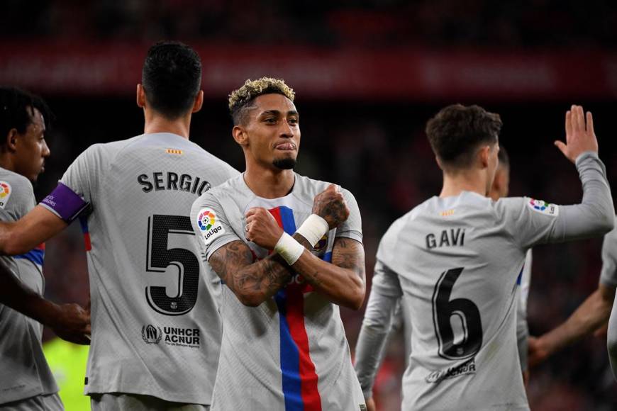 La celebración de Raphinha tras su gol que le terminó por dar la victoria al Barcelona ante el Athletic Club de Bilbao.