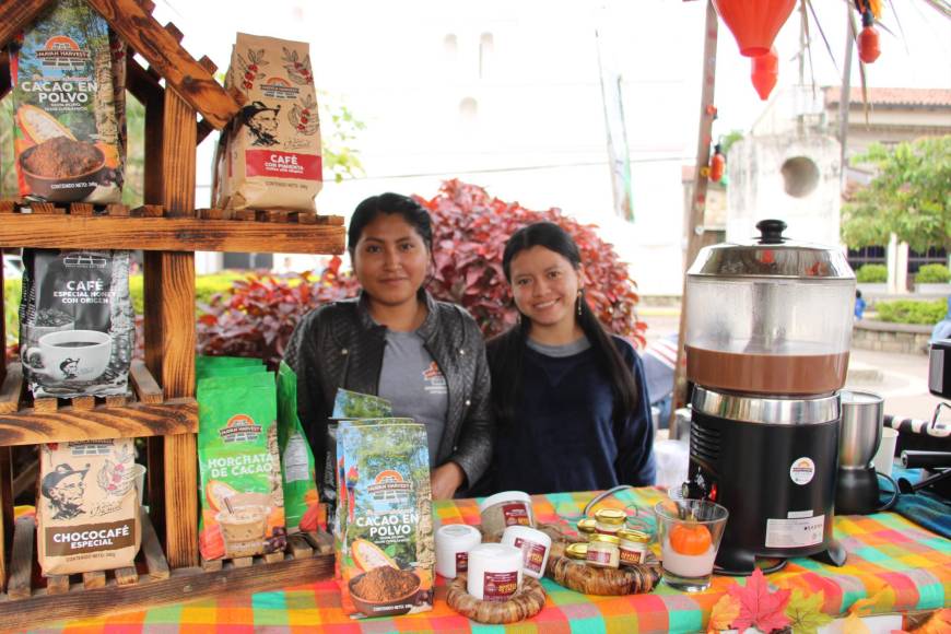 La feria artesanal ofreció a visitantes y turistas productos hechos en Copán Ruinas.