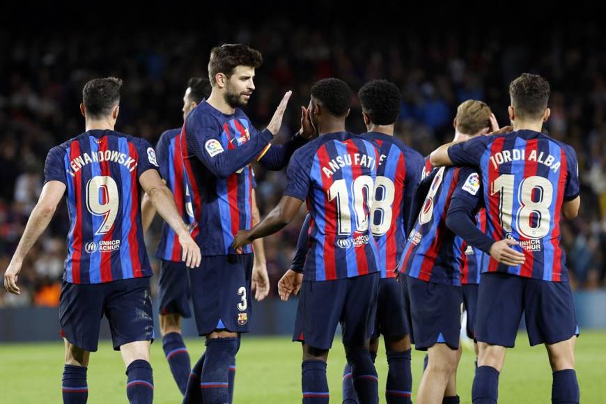 Gerard Piqué disfrutó de su partido de despedida y celebró los goles de sus compañeros.