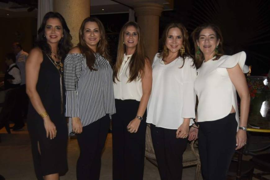 Fairuz Larach, Ligia Hall, Alexia Marinakys, Carolina Kafati y Ruth Marie Sabillón.