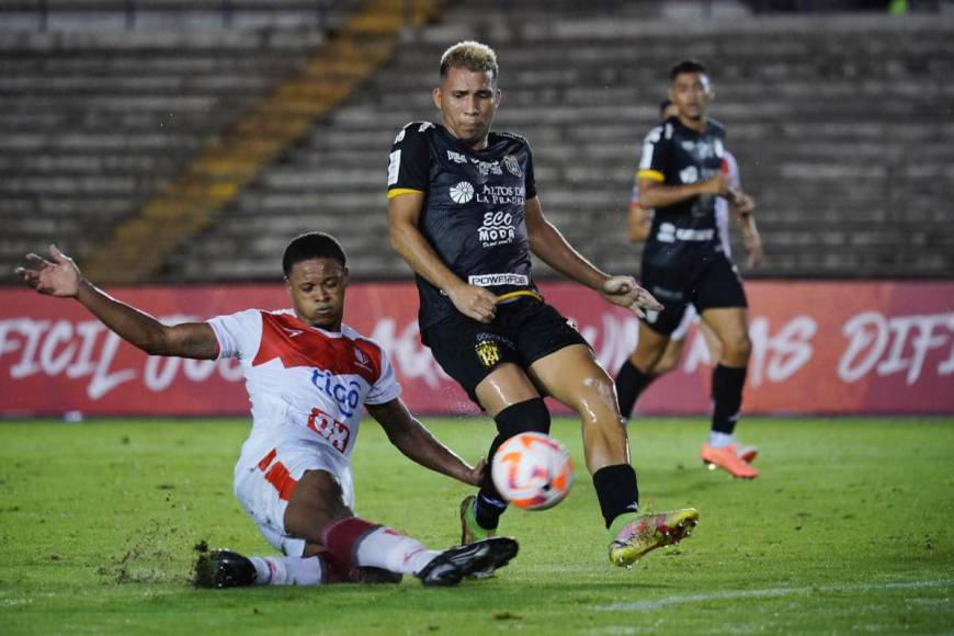 Real Estelí empató el jueves 2-2 en su visita al Club Atlético Independiente (CAI) en el partido de vuelta de la semifinales de la Copa Centroamericana, y avanzó, con un global de 3-2, a la final.
