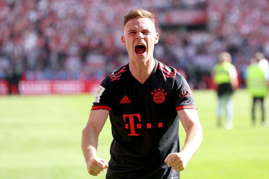 Joshua Kimmich habló sobre su futuro luego que lo colocan en la órbita del FC Barcelona: “Todavía me quedan, como todos saben, dos años de contrato y tenemos grandes planes [para esos dos años] en el Bayern”, dijo en Bild.