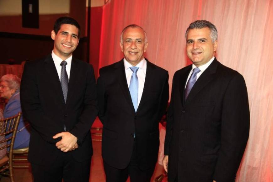Rachid Maalouf, Mauricio Oliva y Júnior Burbara.