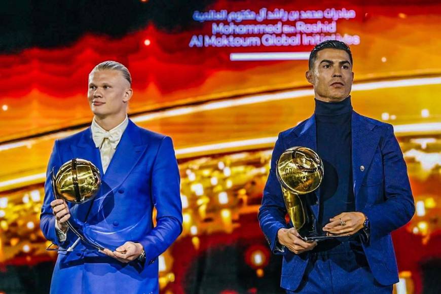 Cristiano Ronaldo y Erling Haaland compartieron escenario durante los Globe Soccer Awards.