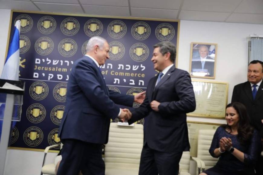 "El presidente Juan Orlando Hernández y el primer ministro de Israel, Benjamín Netanyahu, inauguraron este 1 de septiembre la Oficina de Comercio y Cooperación de Honduras en Jerusalén, como una extensión de la Embajada que está en Tel Aviv."