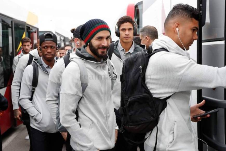 Los jugadores del Real Madrid llegaron tranquilos al hotel de concentración.